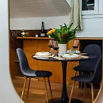 The Mirror Attic - Moscova Brera Milano