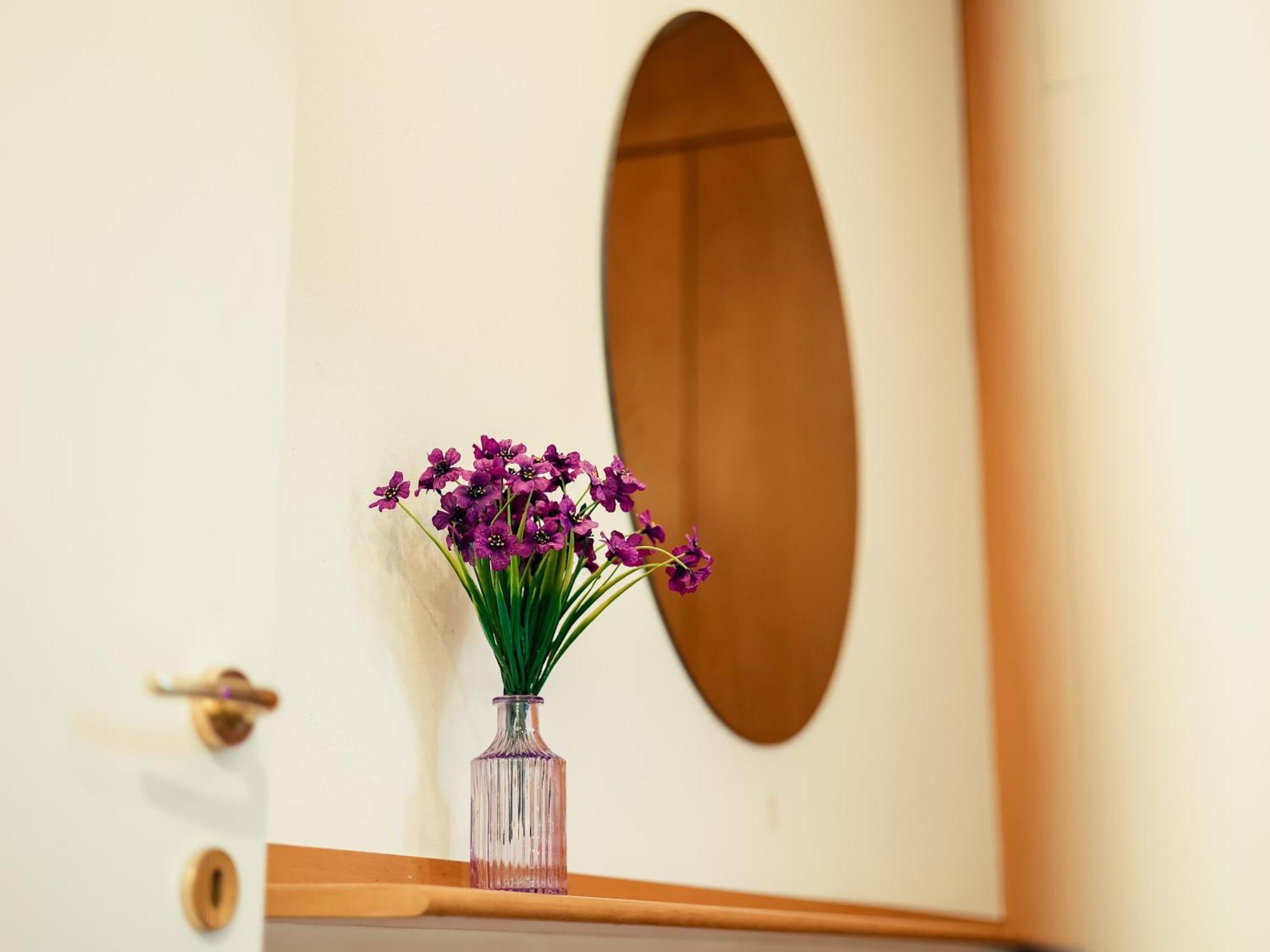 The Mirror Attic - Moscova Brera *