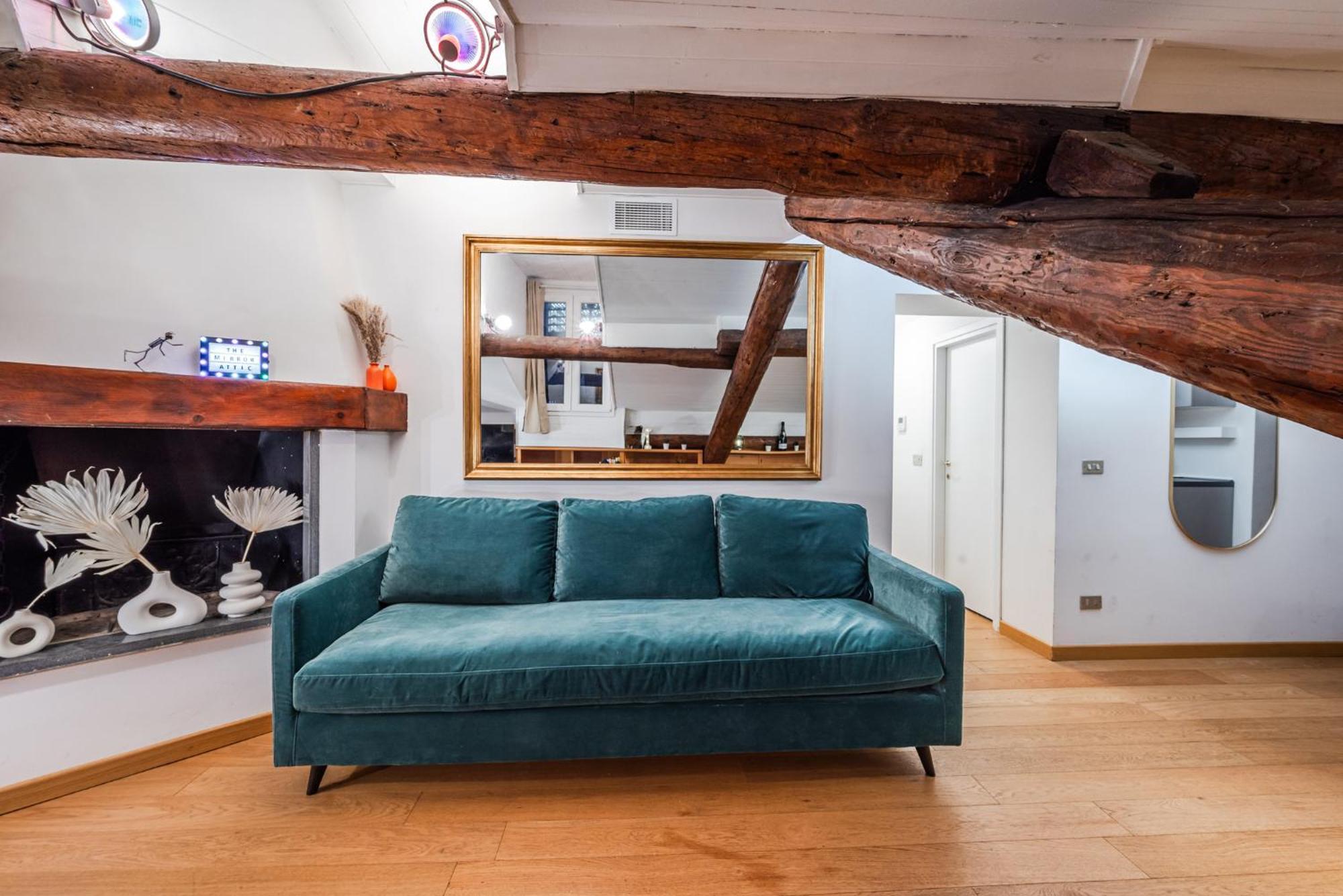 The Mirror Attic - Moscova Brera Apartment *
