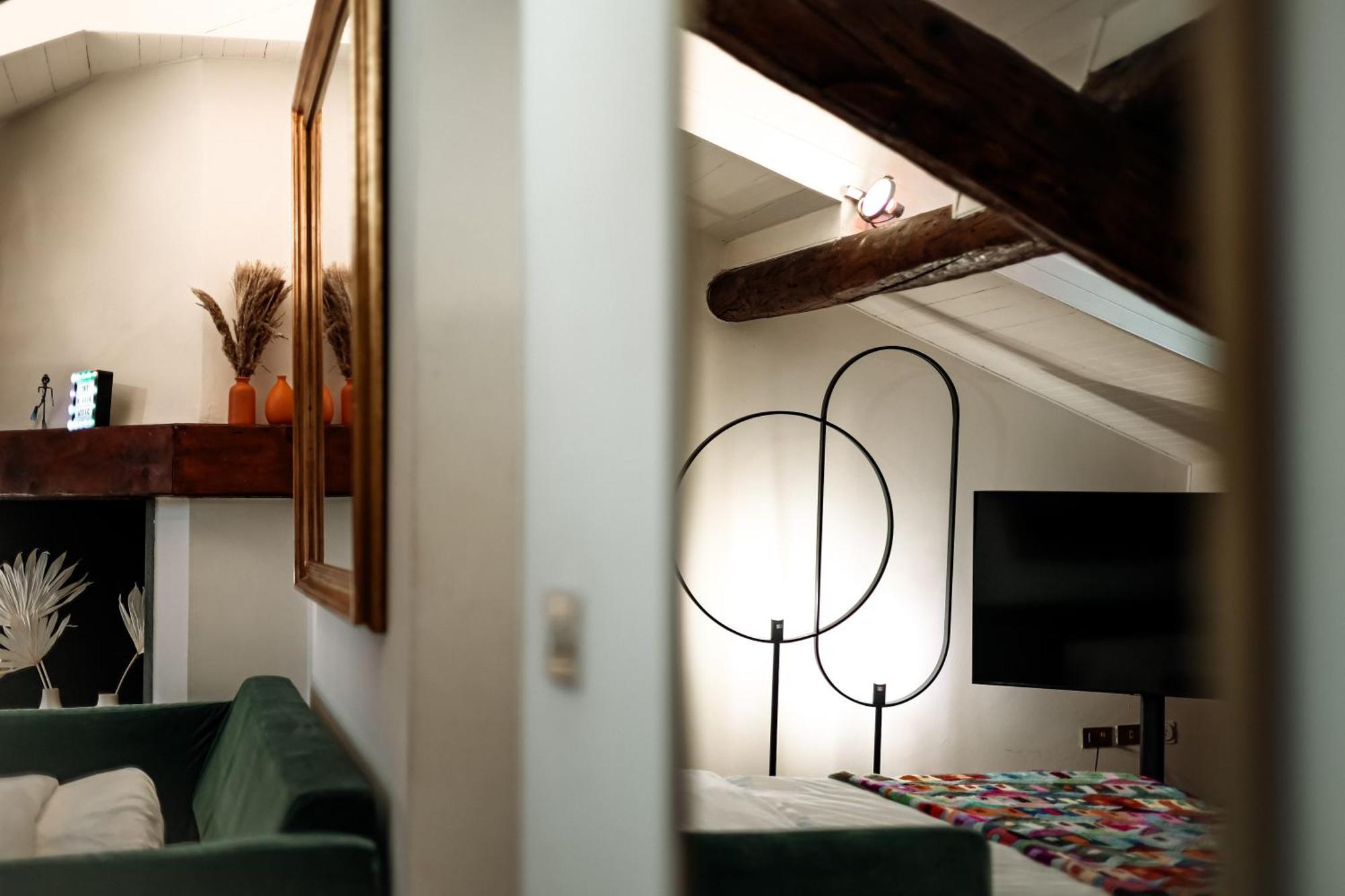 The Mirror Attic - Moscova Brera * Mailand