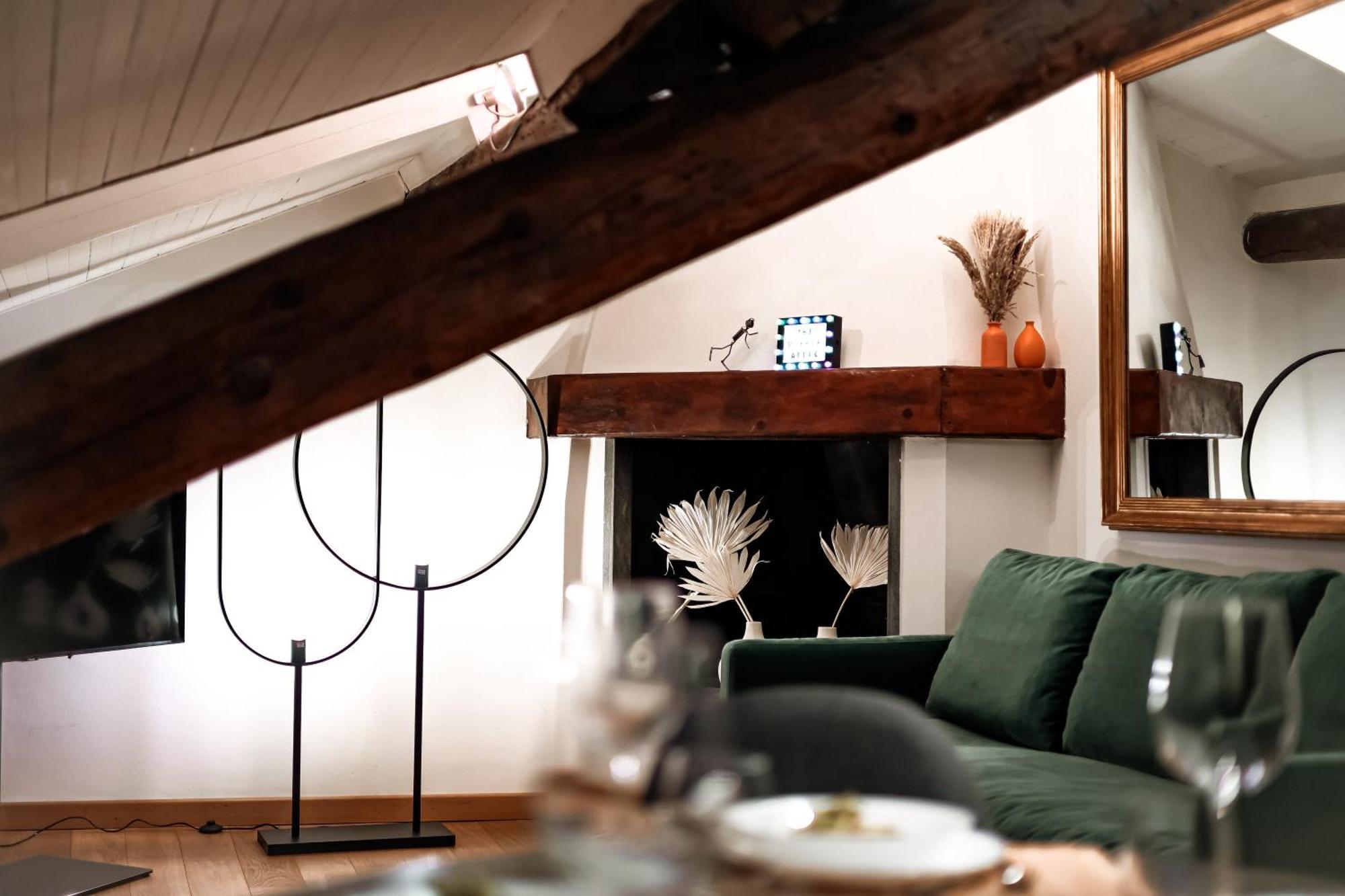 The Mirror Attic - Moscova Brera Apartment *